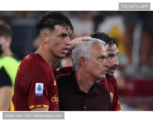 C罗爆争议发言！葡萄牙陷两难，球迷怒怼：请退位！